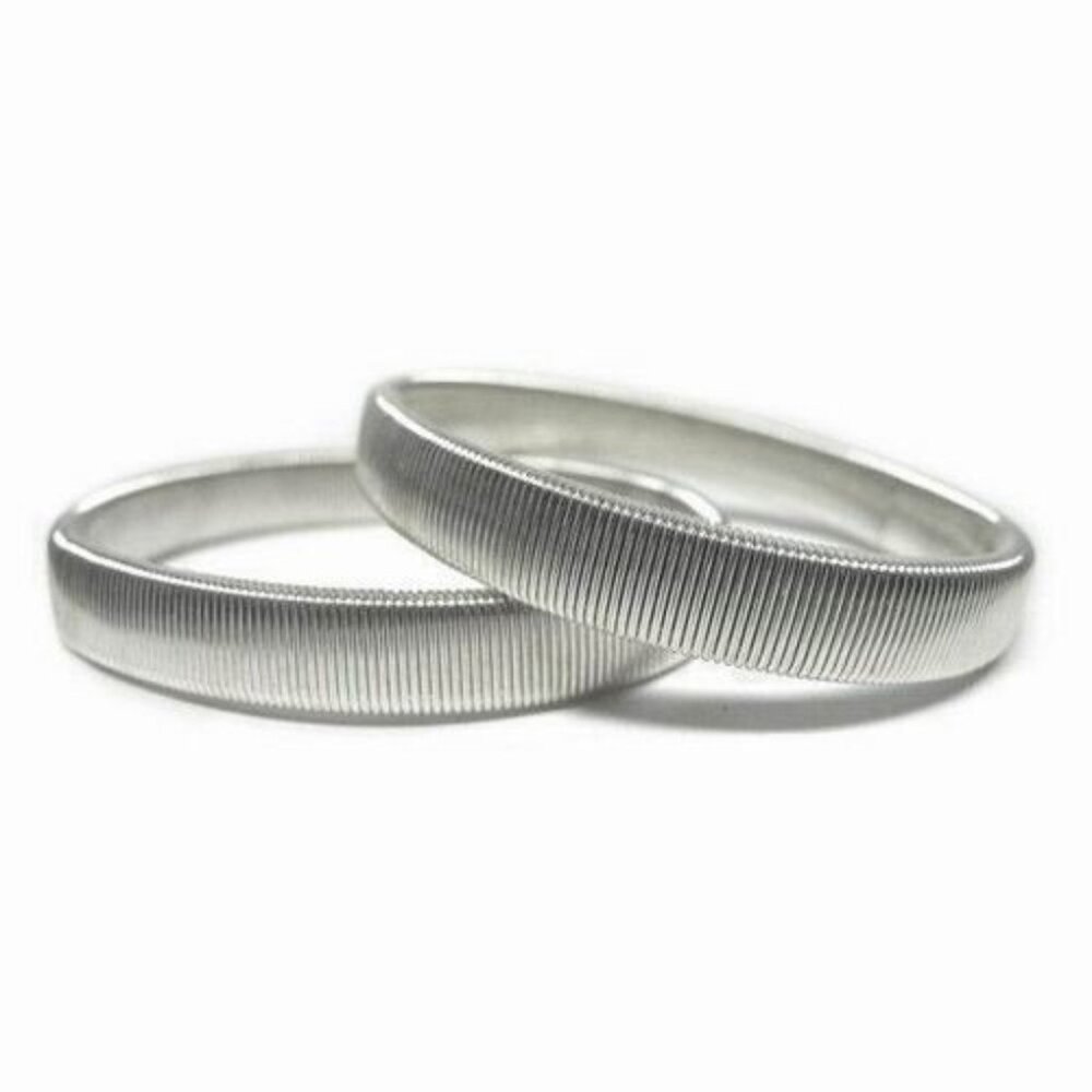 PAIR SILVER VINTAGE STYLE SLEEVE HOLDERS ARMBANDS STRETCH METAL SHIRT GARTER USA